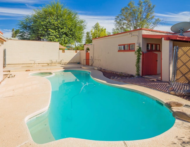 Building Photo - Guest House 1 bedroom 1 bathroom - Great Location