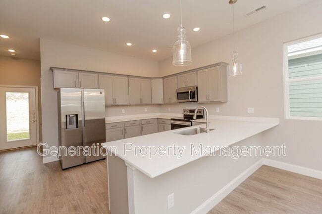 Photo - 590 Strong Ave