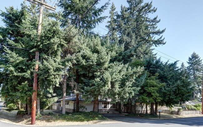 Photo - Beautifully Refinished 4BR 2BA Home on Lar...