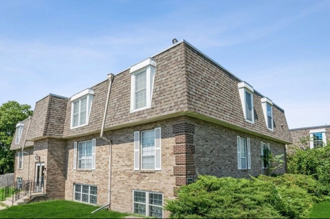 Photo - 1100 E 6th St Unit 5