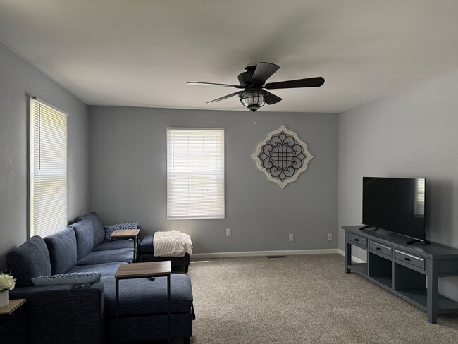 Building Photo - 501 N Dickson St Unit ID1328958P