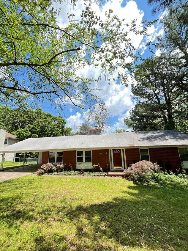3 bedroom 2 bath home, all appliances, fen... - 3 bedroom 2 bath home, all appliances, fen...