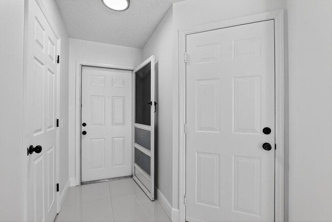 Photo - 735 NW 42nd Pl