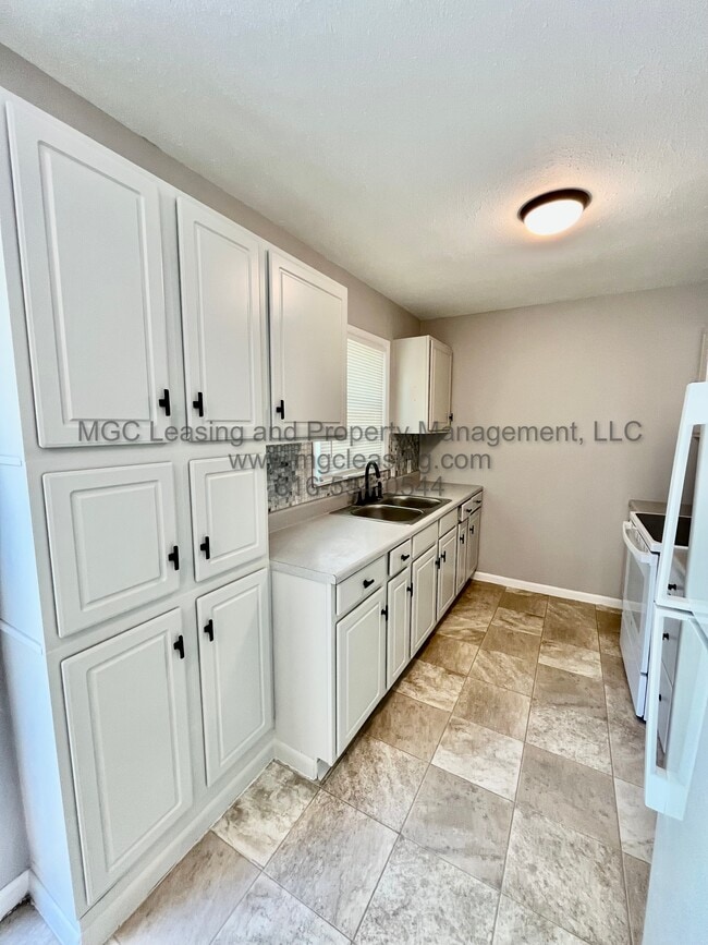 Photo - 409 SW Madison St