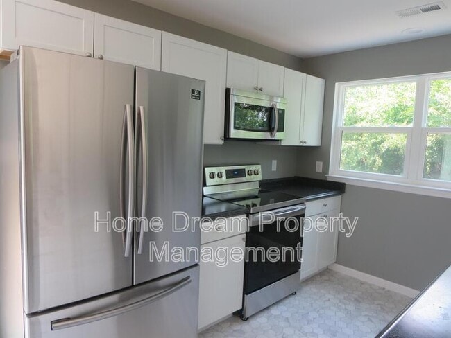 Photo - 324 2nd St