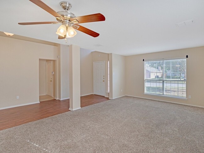 Photo - 1029 Magnolia Ln