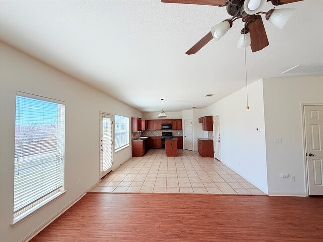 Photo - 1913 Short Summer Dr