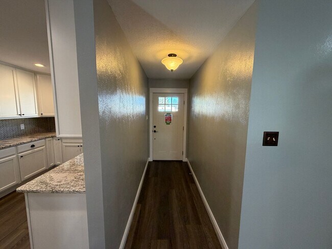 Photo - 3 Bedroom Single Story Home Available Near Louisiana Blvd NE & Candelaria Rd NE!