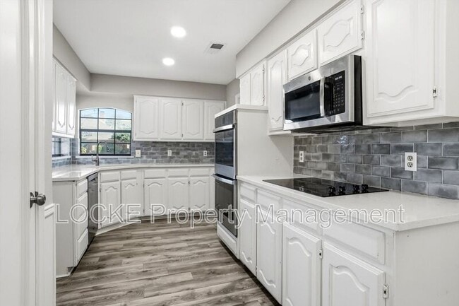 Photo - 2212 Valcourt Dr