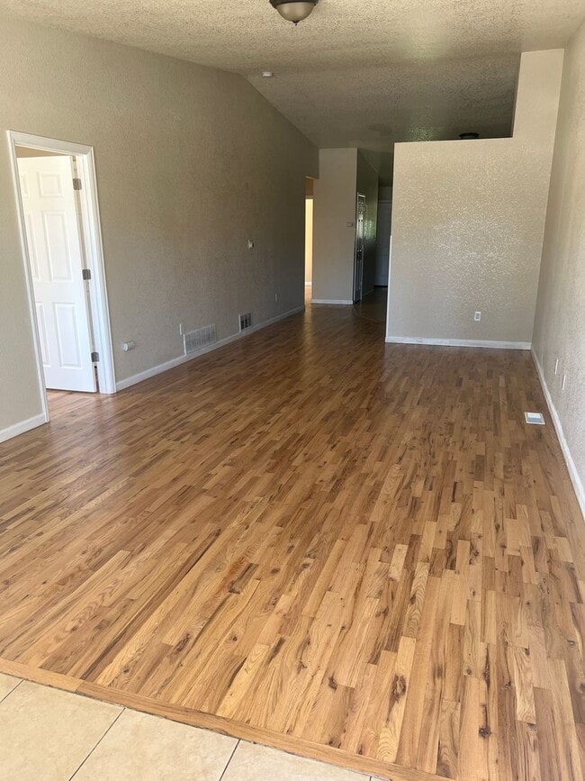 Photo - Great 3 Bedroom 2 Bath unit