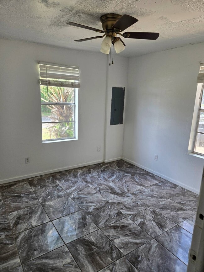 Photo - 1222 Coleman St