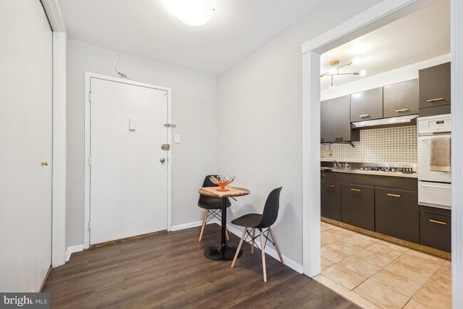 Photo - 2401 H St NW Unidad 903