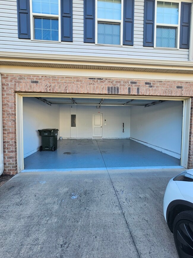 Photo - 308 Corday Ln