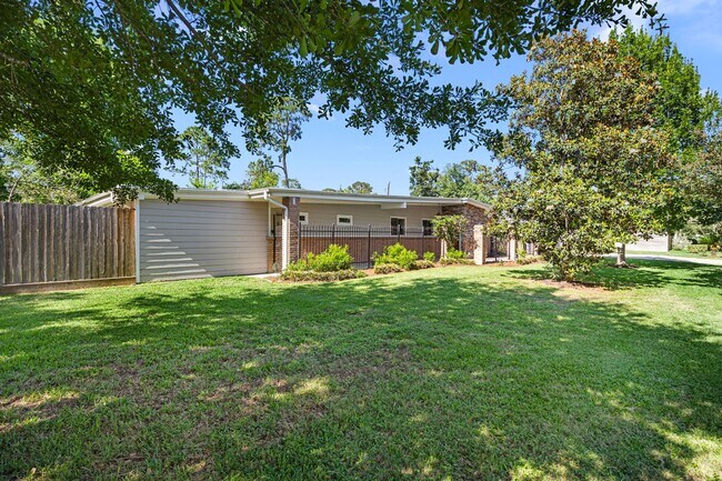 Photo - 10310 Mayfield Rd