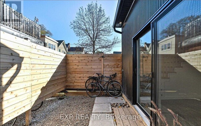 Photo - 452 Montrose Ave Unit C