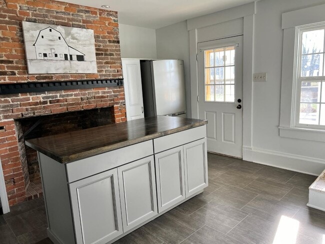 Photo - 4433 Fouts Rd