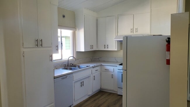 Photo - 204 E Broadway Unit D