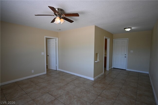 Building Photo - 320 N 16th St Unit 2