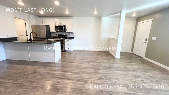 Photo - 429 N Northshore Dr