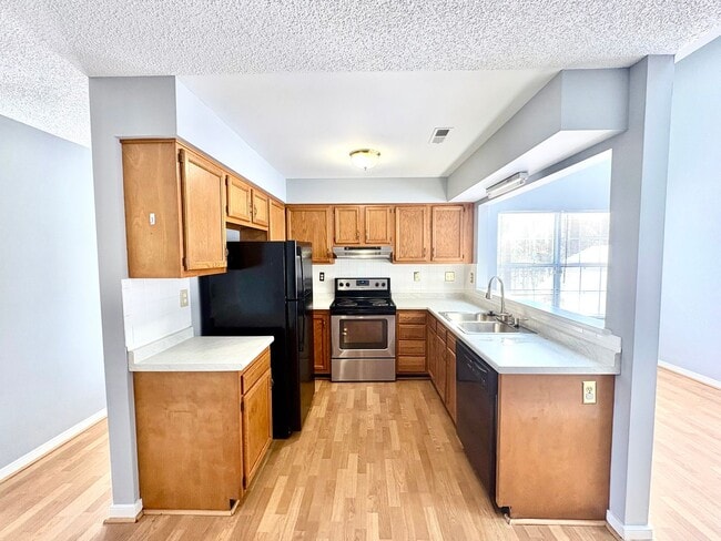 Photo - 14415 Traywick Dr