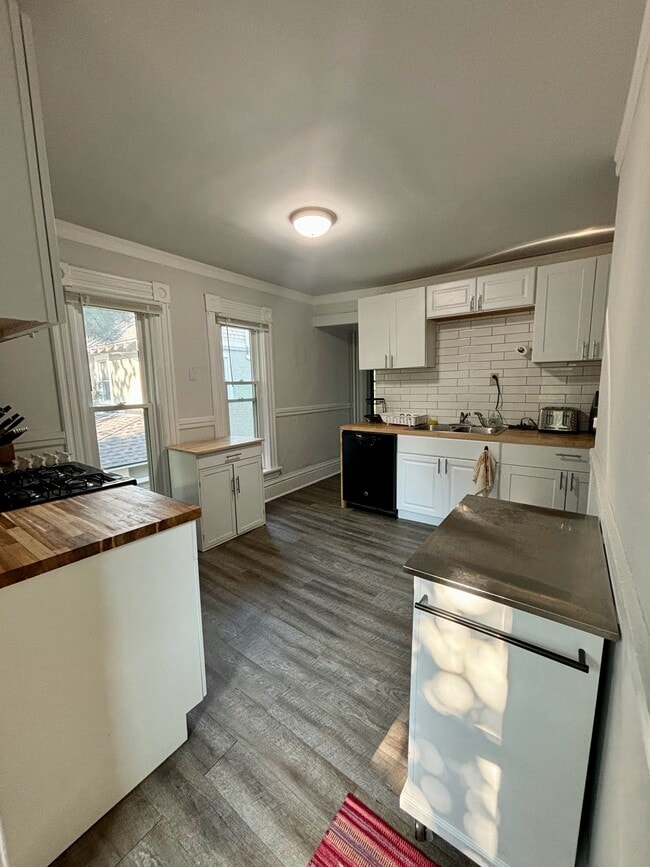 Photo - 3224 Hennepin Ave Unit 3 - Room E