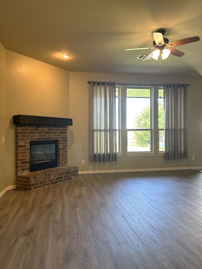 Photo - 9517 Crooked Creek Ln
