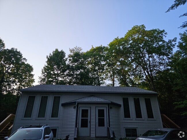 Building Photo - 132 Maranacook Rd Rental