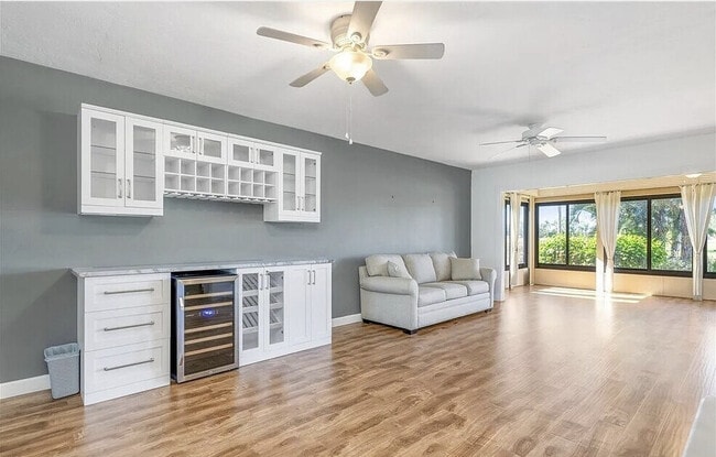 Photo - 5625 Trailwinds Dr Unit 412