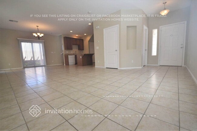 Photo - 628 Sumatra Pl