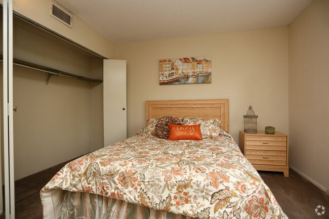Cabana Club Apartments