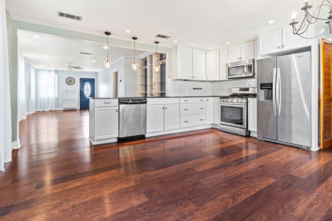 Photo - 3827 William Pl