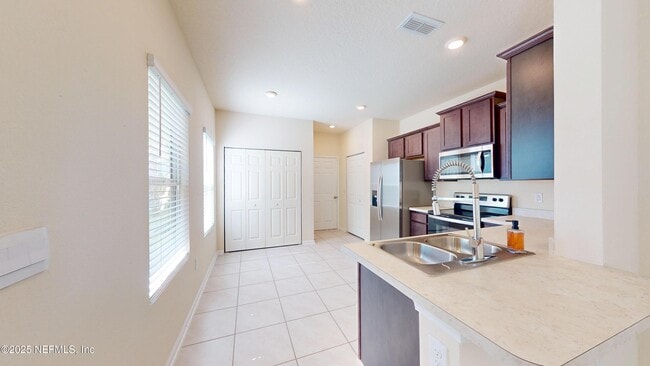 Photo - 905 Observatory Pkwy