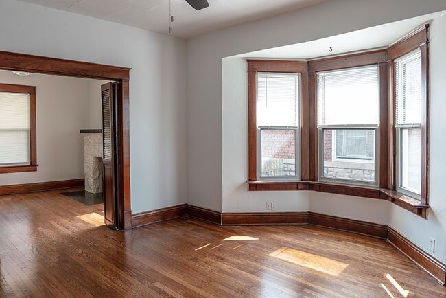 Building Photo - 4316 Lloyd St Unit Apt 1