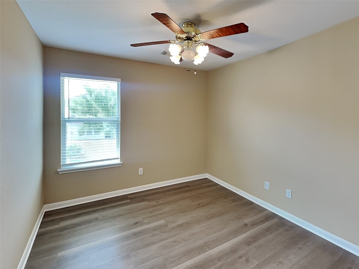 Photo - 18107 Quiet Ridge Ln