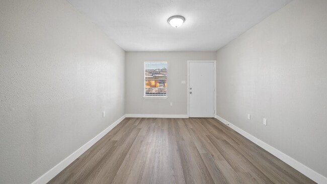 Photo - 7810 Glass St