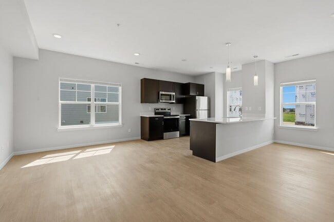 Photo - 142 Russ Dr SW