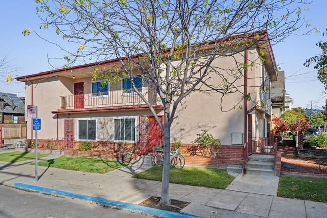 Photo - 2727 McGee Ave Unit 2731 Mcgee Ave