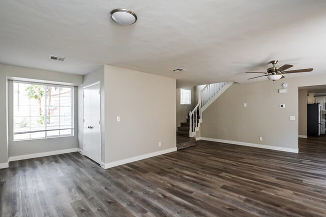 Photo - 1512 Spreading Oak Dr