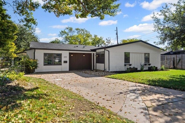 Photo - 2014 Hardy Cir