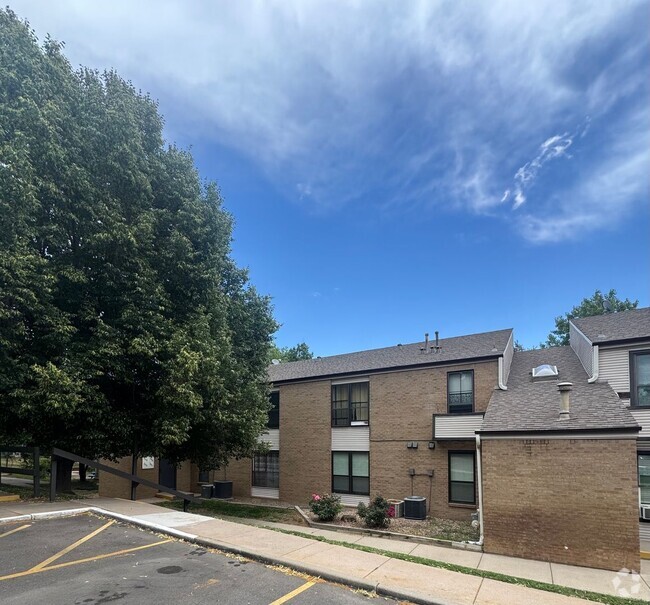 Building Photo - Spacious 2-Bedroom, 1.5-Bath Condo in Bear...