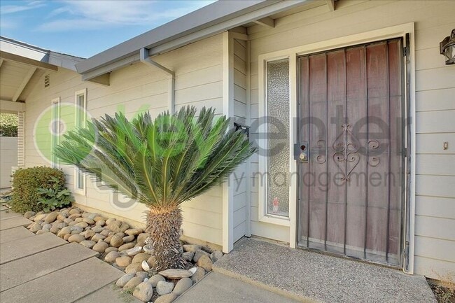 Photo - 5636 Clark Ave