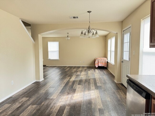 Photo - 5702 Canterbury Run