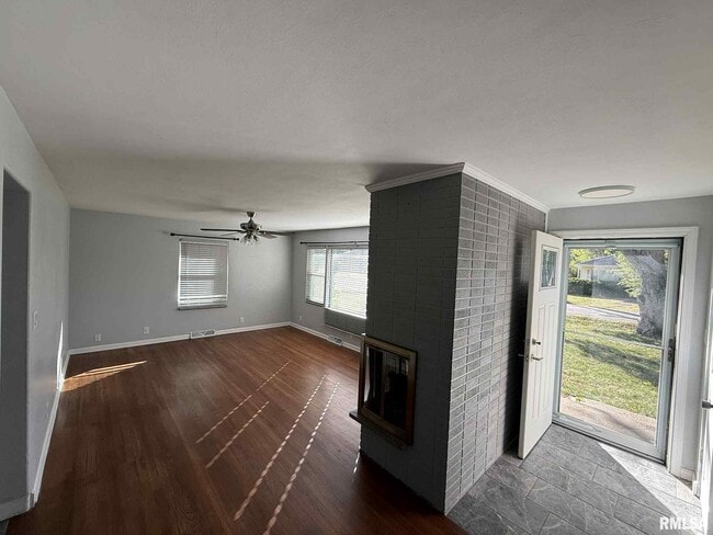 Photo - 3250 S 1st St