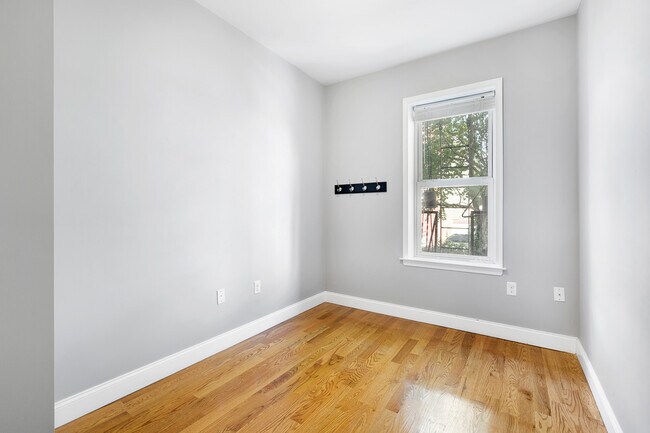 Photo - 149 Webster Ave Unidad Apt 4