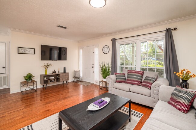 Photo - 1064 N Montgomery St Unit Blue Diamond