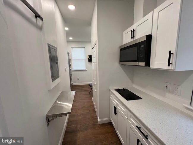 Photo - 2145 Elkins Ave Unit A