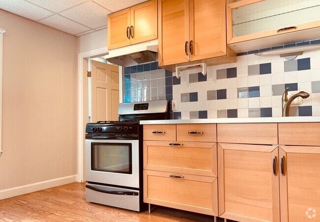 Building Photo - 105 Buttonwood St Rental