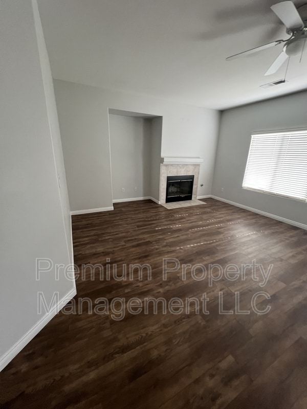 Photo - 1003 Duxbury Ct