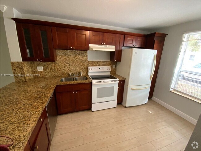 Building Photo - 2236 SW 81st Ave Unit 2236 Rental