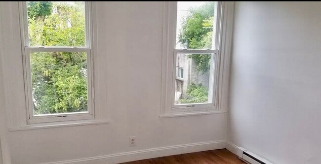 Photo - 1332 N 59th St Unidad 2